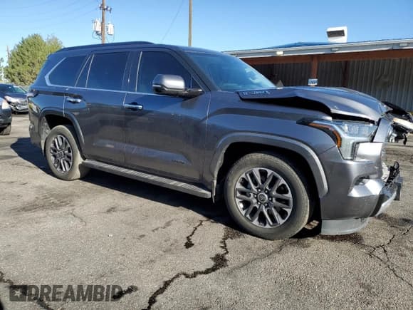 ✅ 2023 Toyota Sequoia SR5 • VIN: 7SVAAABA3PX016245 • Лот: 81304765. Опубликован ранее на Copart с пробегом 34 657 миль. Бесплатный доступ к архиву аукционных продаж из США и подробный отчёт об истории автомобиля на DreamBid. Изображение 4.