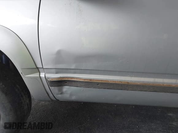 ✅ 1997 Chevrolet Suburban • VIN: 3GNFK16R3VG162229 • Lot: 43293512. Wystawiony na IAAI z przebiegiem 308 079 mil. Bezpłatny archiwum sprzedaży aukcyjnych z USA i szczegółowy raport historii pojazdu na DreamBid. Zdjęcie 6.