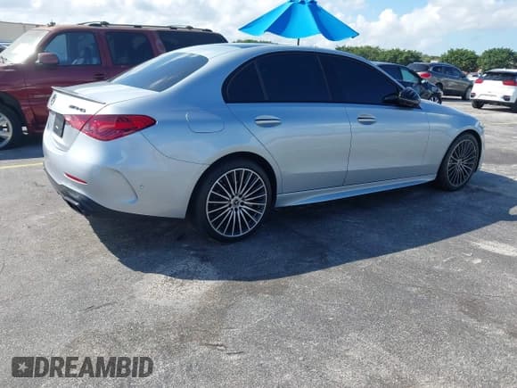 ✅ 2023 Mercedes-Benz C 300 • VIN: W1KAF4GB8PR124384 • Лот: 43461671. Опубликован ранее на IAAI с пробегом 22 021 миль. Бесплатный доступ к архиву аукционных продаж из США и подробный отчёт об истории автомобиля на DreamBid. Изображение 4.