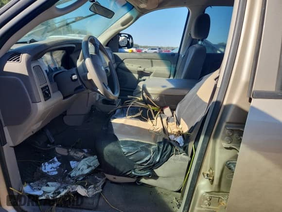 ✅ 2004 Dodge 1500 SLT • VIN: 1D7HA18N74S571992 • Лот: 87432505. Опубликован ранее на Copart с пробегом Не указан. Бесплатный доступ к архиву аукционных продаж из США и подробный отчёт об истории автомобиля на DreamBid. Изображение 7.