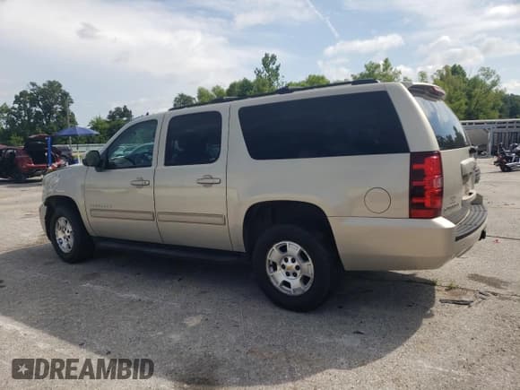 ✅ 2011 Chevrolet Suburban LS • VIN: 1GNSKHE30BR154492 • Lot: 62687985. Listed on Copart with 241,950 mi. Free auction sales archive from the USA and detailed vehicle history report at DreamBid. Image 2.