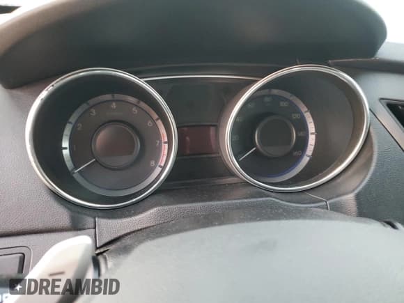 ✅ 2013 Hyundai Sonata SE • VIN: 5NPEC4AB7DH774100 • Lot: 76060864. Wystawiony na Copart z przebiegiem Nie podano. Bezpłatny archiwum sprzedaży aukcyjnych z USA i szczegółowy raport historii pojazdu na DreamBid. Zdjęcie 9.