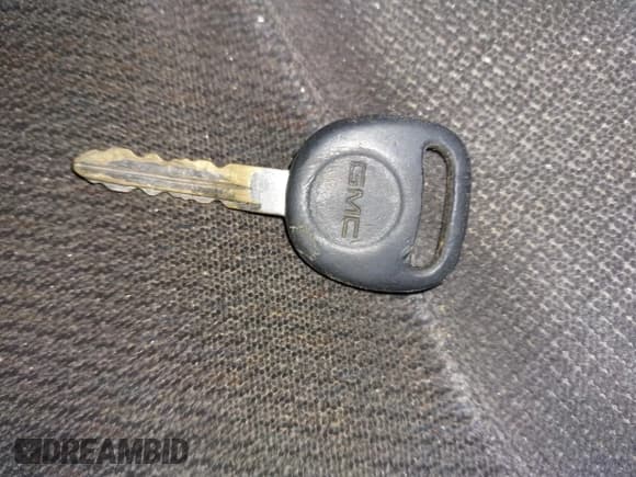 ✅ 2004 GMC Sierra 2500HD • VIN: 1GTHC23264F212696 • Lot: 43125403. Listed on IAAI with 343,427 mi. Free auction sales archive from the USA and detailed vehicle history report at DreamBid. Image 11.