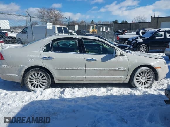 ✅ 2008 Mercury Milan Premier • VIN: 3MEHM02138R665689 • Lot: 41431920. Listed on IAAI with 80,951 mi. Free auction sales archive from the USA and detailed vehicle history report at DreamBid. Image 14.