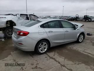 ✅ 2019 Chevrolet Cruze LT • VIN: 1G1BE5SM2K7116746 • Lot: 43014683. Listed on Copart with 113,735 mi. Free auction sales archive from the USA and detailed vehicle history report at DreamBid. Image 3.