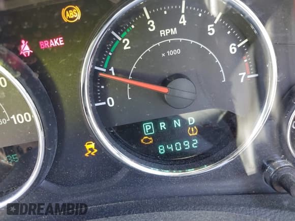 ✅ 2013 Jeep Wrangler Unlimited Sport • VIN: 1C4BJWDGXDL520081 • Lot: 41651841. Wystawiony na IAAI z przebiegiem 84 092 mil. Bezpłatny archiwum sprzedaży aukcyjnych z USA i szczegółowy raport historii pojazdu na DreamBid. Zdjęcie 15.