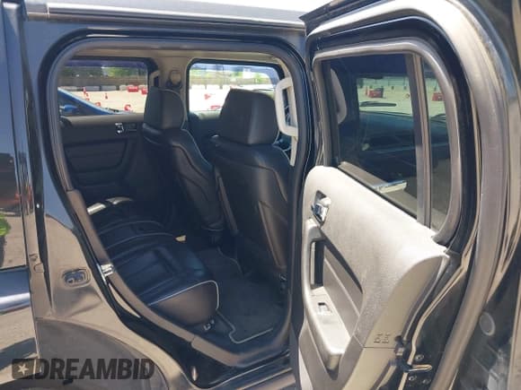 ✅ 2008 Hummer H3 Luxury • VIN: 5GTEN43E088185985 • Lot: 42563806. Listed on IAAI with 214,888 mi. Free auction sales archive from the USA and detailed vehicle history report at DreamBid. Image 8.
