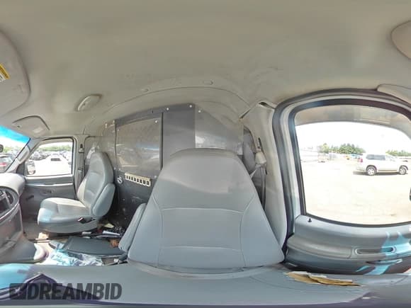 ✅ 2006 Ford Econoline Cargo • VIN: 1FTNE24W46HA18495 • Lot: 62740785. Wystawiony na Copart z przebiegiem 196 811 mil. Bezpłatny archiwum sprzedaży aukcyjnych z USA i szczegółowy raport historii pojazdu na DreamBid. Zdjęcie 14.