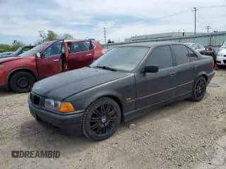 1998 BMW 3 Series 328i z VIN WBACD4329WAV60069, wystawiony jako Copart lot #57724115 z przebiegiem 113 414 mil mil oraz Czysty tytuł • Clean title. Historia ofert i sprzedaży dostępna na DreamBid. Obrazek 1.