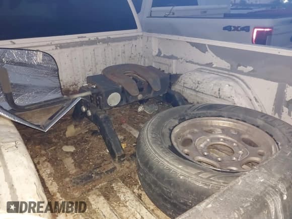 ✅ 2006 Chevrolet Silverado 2500HD LT1 • VIN: 1GCHK23286F114288 • Лот: 43728466. Опубликован ранее на IAAI с пробегом 317 055 миль. Бесплатный доступ к архиву аукционных продаж из США и подробный отчёт об истории автомобиля на DreamBid. Изображение 12.