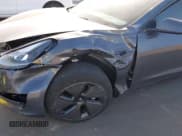 ✅ 2023 Tesla Model 3 Long Range • VIN: 5YJ3E1EB5PF620739 • Lot: 43366517. Wystawiony na IAAI z przebiegiem 34 325 mil. Bezpłatny archiwum sprzedaży aukcyjnych z USA i szczegółowy raport historii pojazdu na DreamBid. Zdjęcie 6.