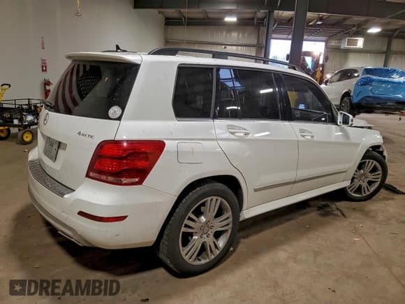 ✅ 2015 Mercedes-Benz GLK 350 • VIN: WDCGG8JB8FG341018 • Лот: 95431115. Опубликован ранее на Copart с пробегом 143 496 миль. Бесплатный доступ к архиву аукционных продаж из США и подробный отчёт об истории автомобиля на DreamBid. Изображение 3.