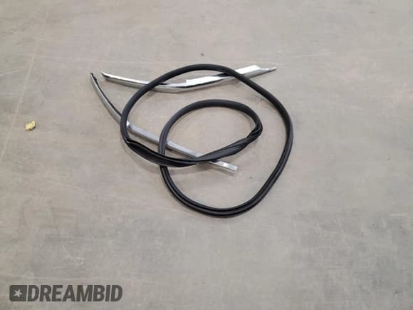 ✅ 2024 Ford Expedition Max Platinum • VIN: 1FMJK1M86REA38624 • Lot: 64295635. Wystawiony na Copart z przebiegiem 14 532 mil. Bezpłatny archiwum sprzedaży aukcyjnych z USA i szczegółowy raport historii pojazdu na DreamBid. Zdjęcie 13.