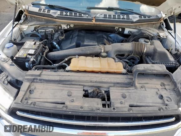 ✅ 2018 Ford F-150 Platinum • VIN: 1FTFW1EG3JFB91285 • Lot: 92813515. Wystawiony na Copart z przebiegiem 206 770 mil. Bezpłatny archiwum sprzedaży aukcyjnych z USA i szczegółowy raport historii pojazdu na DreamBid. Zdjęcie 11.