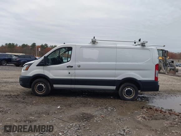 ✅ 2020 Ford Transit Cargo • VIN: 1FTBR1Y89LKA35529 • Lot: 43521180. Wystawiony na IAAI z przebiegiem 87 510 mil. Bezpłatny archiwum sprzedaży aukcyjnych z USA i szczegółowy raport historii pojazdu na DreamBid. Zdjęcie 14.