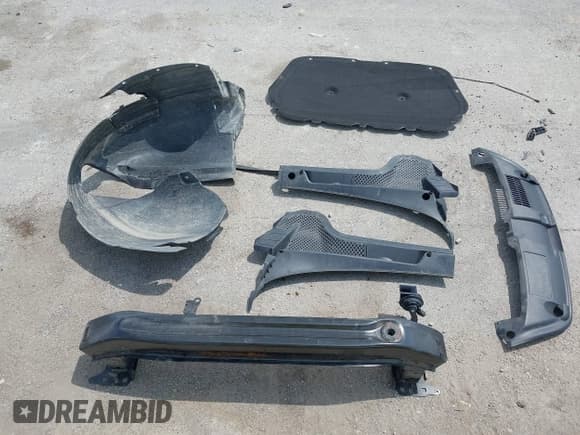 ✅ 2015 Volkswagen Beetle 1.8T • VIN: 3VWF17AT6FM643352 • Лот: 42489334. Опубликован ранее на IAAI с пробегом 119 329 миль. Бесплатный доступ к архиву аукционных продаж из США и подробный отчёт об истории автомобиля на DreamBid. Изображение 12.