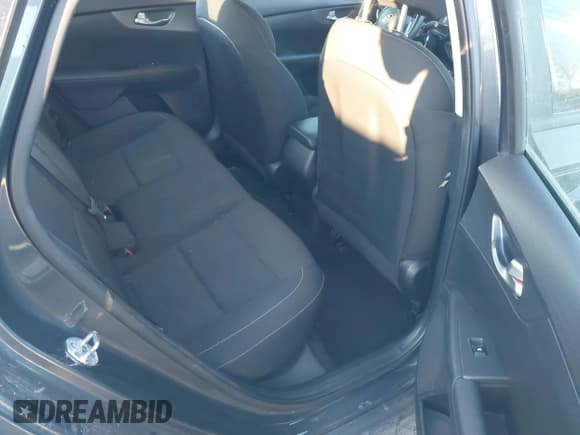 ✅ 2021 Kia Forte LXS • VIN: 3KPF24AD8ME286433 • Лот: 43722852. Опубликован ранее на IAAI с пробегом 138 796 миль. Бесплатный доступ к архиву аукционных продаж из США и подробный отчёт об истории автомобиля на DreamBid. Изображение 8.