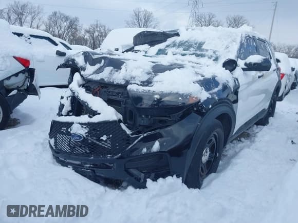 ✅ 2021 Ford Police Interceptor Utility • VIN: 1FM5K8AB5MGC27949 • Lot: 43007152. Wystawiony na IAAI z przebiegiem 37 039 mil. Bezpłatny archiwum sprzedaży aukcyjnych z USA i szczegółowy raport historii pojazdu na DreamBid. Zdjęcie 2.