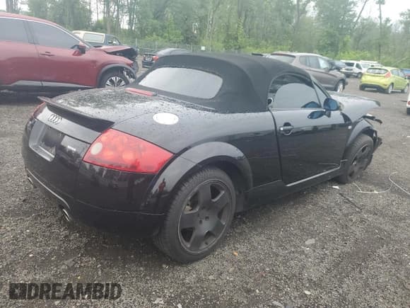 ✅ 2001 Audi TT • VIN: TRUUT28N511003353 • Lot: 59497445. Wystawiony na Copart z przebiegiem Nie podano. Bezpłatny archiwum sprzedaży aukcyjnych z USA i szczegółowy raport historii pojazdu na DreamBid. Zdjęcie 3.