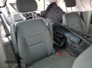 ✅ 2010 Chrysler Town & Country LX • VIN: 2A4RR2D13AR357136 • Lot: 84025525. Wystawiony na Copart z przebiegiem 85 058 mil. Bezpłatny archiwum sprzedaży aukcyjnych z USA i szczegółowy raport historii pojazdu na DreamBid. Zdjęcie 11.