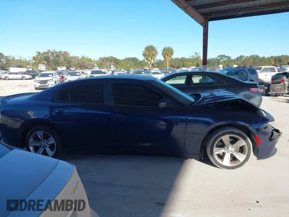 ✅ 2015 Dodge Charger SE • VIN: 2C3CDXBG1FH722333 • Lot: 43682694. Wystawiony na IAAI z przebiegiem 142 601 mil. Bezpłatny archiwum sprzedaży aukcyjnych z USA i szczegółowy raport historii pojazdu na DreamBid. Zdjęcie 13.