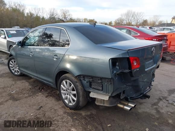 ✅ 2006 Volkswagen Jetta • VIN: 3VWAJ71K16M729301 • Lot: 43649223. Listed on IAAI with 137,412 mi. Free auction sales archive from the USA and detailed vehicle history report at DreamBid. Image 3.