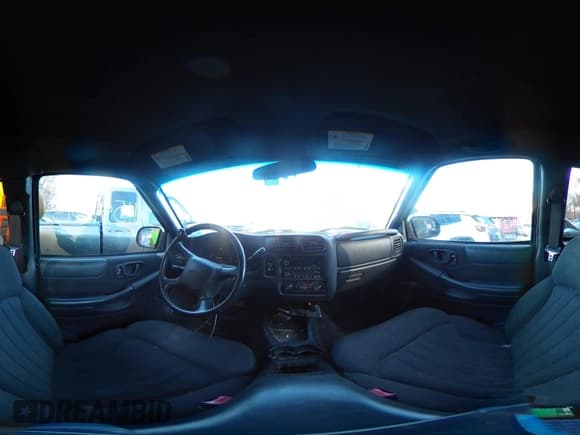 ✅ 2003 Chevrolet S-10 • VIN: 1GCCS19H638165384 • Лот: 41543313. Опубликован ранее на IAAI с пробегом 117 386 миль. Бесплатный доступ к архиву аукционных продаж из США и подробный отчёт об истории автомобиля на DreamBid. Изображение 18.