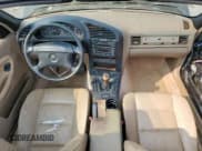 ✅ 1997 BMW 3 Series • VIN: WBABK7325VET65127 • Lot: 62509904. Wystawiony na Copart z przebiegiem 126 223 mil. Bezpłatny archiwum sprzedaży aukcyjnych z USA i szczegółowy raport historii pojazdu na DreamBid. Zdjęcie 8.