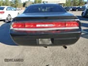 ✅ 2010 Dodge Challenger SE • VIN: 2B3CJ4DV1AH208488 • Lot: 87176324. Wystawiony na Copart z przebiegiem Nie podano. Bezpłatny archiwum sprzedaży aukcyjnych z USA i szczegółowy raport historii pojazdu na DreamBid. Zdjęcie 6.