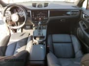 ✅ 2024 Porsche Macan • VIN: WP1AA2A59RLB10787 • Lot: 82167125. Wystawiony na Copart z przebiegiem 10 857 mil. Bezpłatny archiwum sprzedaży aukcyjnych z USA i szczegółowy raport historii pojazdu na DreamBid. Zdjęcie 8.