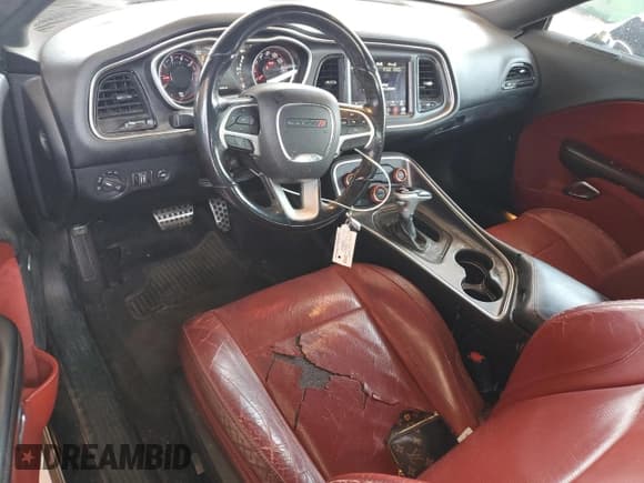 ✅ 2018 Dodge Challenger R/T • VIN: 2C3CDZBT2JH161710 • Лот: 59420485. Опубликован ранее на Copart с пробегом 130 901 миль. Бесплатный доступ к архиву аукционных продаж из США и подробный отчёт об истории автомобиля на DreamBid. Изображение 8.