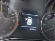 ✅ 2019 Hyundai Kona SE • VIN: KM8K12AA3KU340694 • Лот: 42688160. Опубликован ранее на IAAI с пробегом 62 455 миль. Бесплатный доступ к архиву аукционных продаж из США и подробный отчёт об истории автомобиля на DreamBid. Изображение 14.