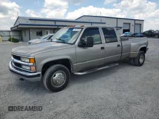 2000 Chevrolet Silverado 3500 with VIN 1GCHC33J3YF407092, listed as a Copart auction lot 63578205 with 233,873 mi miles and Clean title. Bid and sale history available at DreamBid. Image 1.