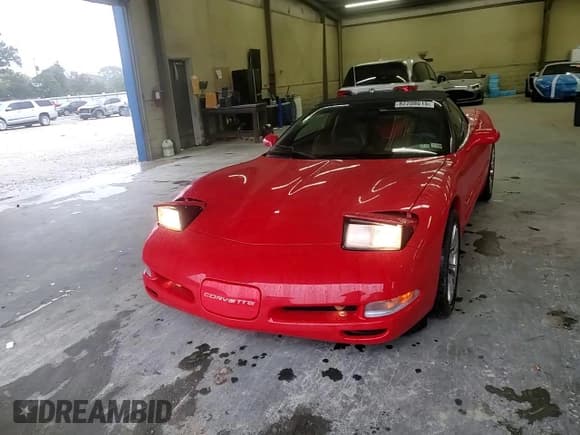 ✅ 2002 Chevrolet Corvette • VIN: 1G1YY32G825104273 • Lot: 82208015. Wystawiony na Copart z przebiegiem Nie podano. Bezpłatny archiwum sprzedaży aukcyjnych z USA i szczegółowy raport historii pojazdu na DreamBid. Zdjęcie 13.