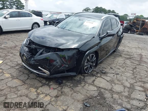 ✅ 2022 Lexus UX 200 • VIN: JTHP3JBHXN2046587 • Lot: 42378996. Listed on IAAI with 32,000 mi. Free auction sales archive from the USA and detailed vehicle history report at DreamBid. Image 2.