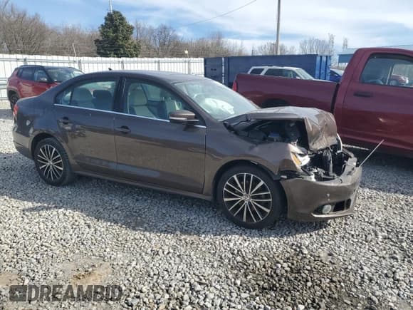 ✅ 2012 Volkswagen Jetta SEL • VIN: 3VWLP7AJ7CM131191 • Lot: 48254555. Listed on Copart with 140,325 mi. Free auction sales archive from the USA and detailed vehicle history report at DreamBid. Image 4.