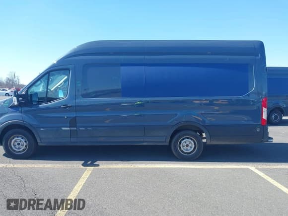 ✅ 2021 Ford Transit Cargo • VIN: 1FTBR3X87MKA56961 • Lot: 41671753. Wystawiony na IAAI z przebiegiem 93 912 mil. Bezpłatny archiwum sprzedaży aukcyjnych z USA i szczegółowy raport historii pojazdu na DreamBid. Zdjęcie 14.
