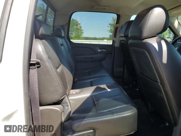 ✅ 2012 Chevrolet Silverado 1500 • VIN: 1GC1CYCG2CF131029 • Лот: 68764195. Опубликован ранее на Copart с пробегом Не указан. Бесплатный доступ к архиву аукционных продаж из США и подробный отчёт об истории автомобиля на DreamBid. Изображение 10.