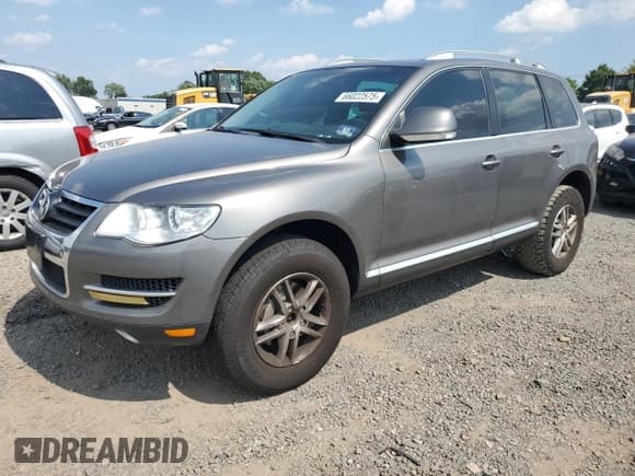 ✅ 2008 Volkswagen Touareg V6 • VIN: WVGBE77L48D049916 • Lot: 66022575. Wystawiony na Copart z przebiegiem 183 603 mil. Bezpłatny archiwum sprzedaży aukcyjnych z USA i szczegółowy raport historii pojazdu na DreamBid. Zdjęcie 1.