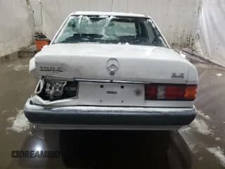 ✅ 1992 Mercedes-Benz 190 • VIN: WDBDA29D3NF993013 • Lot: 43444785. Wystawiony na Copart z przebiegiem 181 833 mil. Bezpłatny archiwum sprzedaży aukcyjnych z USA i szczegółowy raport historii pojazdu na DreamBid. Zdjęcie 6.