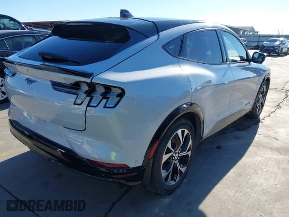 ✅ 2021 Ford Mustang Mach-E Premium • VIN: 3FMTK3SU3MMA03546 • Lot: 43597054. Wystawiony na IAAI z przebiegiem 31 087 mil. Bezpłatny archiwum sprzedaży aukcyjnych z USA i szczegółowy raport historii pojazdu na DreamBid. Zdjęcie 4.