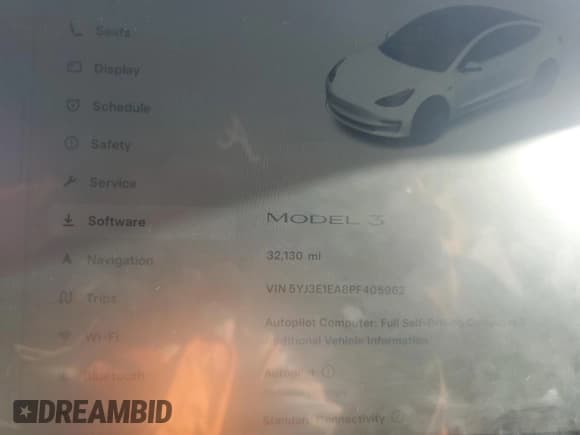 ✅ 2023 Tesla Model 3 • VIN: 5YJ3E1EA8PF405962 • Lot: 42441925. Wystawiony na Copart z przebiegiem 32 130 mil. Bezpłatny archiwum sprzedaży aukcyjnych z USA i szczegółowy raport historii pojazdu na DreamBid. Zdjęcie 9.