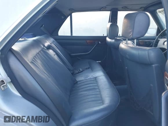 ✅ 1985 Mercedes-Benz 300 • VIN: WDBCB20C1FA127273 • Лот: 43780473. Опубликован ранее на IAAI с пробегом 94 391 миль. Бесплатный доступ к архиву аукционных продаж из США и подробный отчёт об истории автомобиля на DreamBid. Изображение 8.