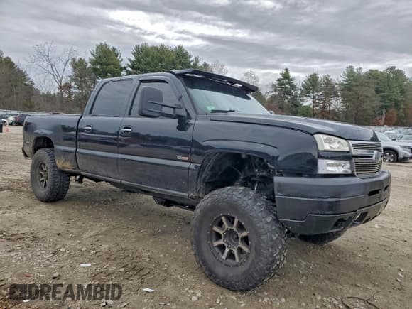 ✅ 2005 Chevrolet Silverado 2500HD LS • VIN: 1GCHK23235F832605 • Lot: 94358855. Wystawiony na Copart z przebiegiem 267 447 mil. Bezpłatny archiwum sprzedaży aukcyjnych z USA i szczegółowy raport historii pojazdu na DreamBid. Zdjęcie 4.