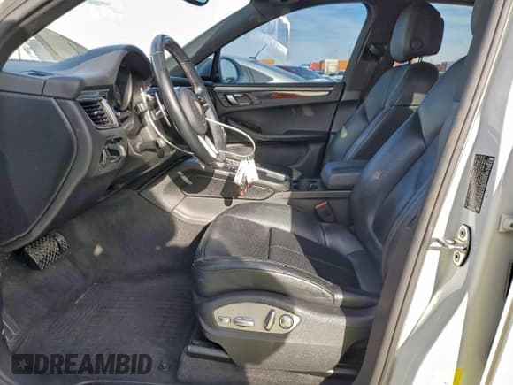 ✅ 2018 Porsche Macan • VIN: WP1AA2A54JLB14587 • Лот: 96050415. Опубликован ранее на Copart с пробегом 166 818 миль. Бесплатный доступ к архиву аукционных продаж из США и подробный отчёт об истории автомобиля на DreamBid. Изображение 7.