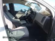 ✅ 2019 Chevrolet Colorado 2WD Work Truck • VIN: 1GCHSBEA2K1111298 • Lot: 43523952. Wystawiony na IAAI z przebiegiem 107 468 mil. Bezpłatny archiwum sprzedaży aukcyjnych z USA i szczegółowy raport historii pojazdu na DreamBid. Zdjęcie 5.