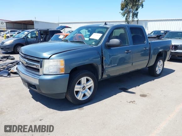 ✅ 2007 Chevrolet Silverado 1500 1LT • VIN: 2GCEC13J671716942 • Lot: 42616878. Wystawiony na IAAI z przebiegiem 229 113 mil. Bezpłatny archiwum sprzedaży aukcyjnych z USA i szczegółowy raport historii pojazdu na DreamBid. Zdjęcie 2.