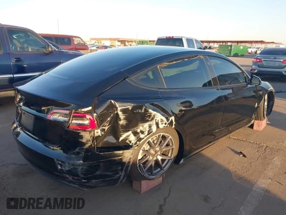 ✅ 2021 Tesla Model 3 Standard Range Plus • VIN: 5YJ3E1EA8MF930242 • Лот: 43646801. Опубликован ранее на IAAI с пробегом 18 850 миль. Бесплатный доступ к архиву аукционных продаж из США и подробный отчёт об истории автомобиля на DreamBid. Изображение 4.