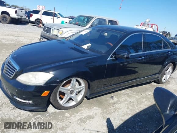 ✅ 2011 Mercedes-Benz S 550 • VIN: WDDNG8GBXBA365599 • Лот: 41886029. Опубликован ранее на IAAI с пробегом 60 859 миль. Бесплатный доступ к архиву аукционных продаж из США и подробный отчёт об истории автомобиля на DreamBid. Изображение 14.