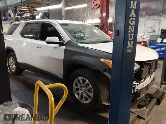 ✅ 2019 Chevrolet Traverse LT Cloth • VIN: 1GNERGKW1KJ315187 • Lot: 43618791. Wystawiony na IAAI z przebiegiem 50 804 mil. Bezpłatny archiwum sprzedaży aukcyjnych z USA i szczegółowy raport historii pojazdu na DreamBid. Zdjęcie 1.